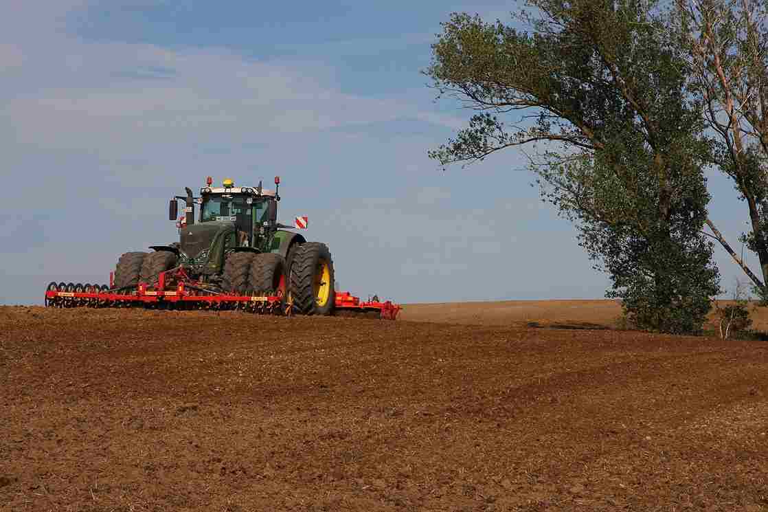 organic_farming_equipment_solutions_indochem_agrovet_blog_image